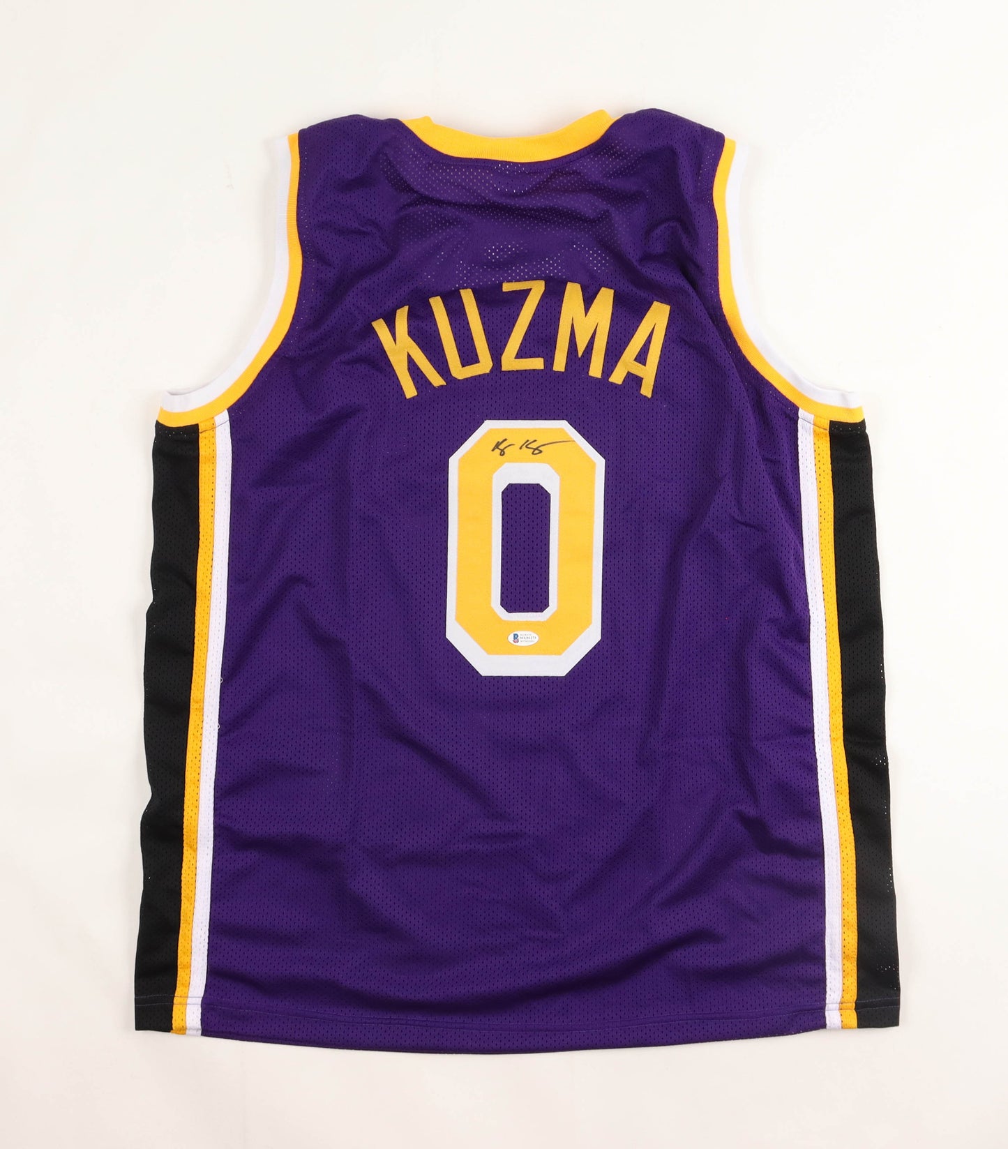 Kyle Kuzma Signed Jersey (Beckett)